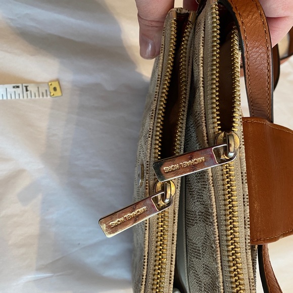 Michael Kors  bag - Picture 8 of 12